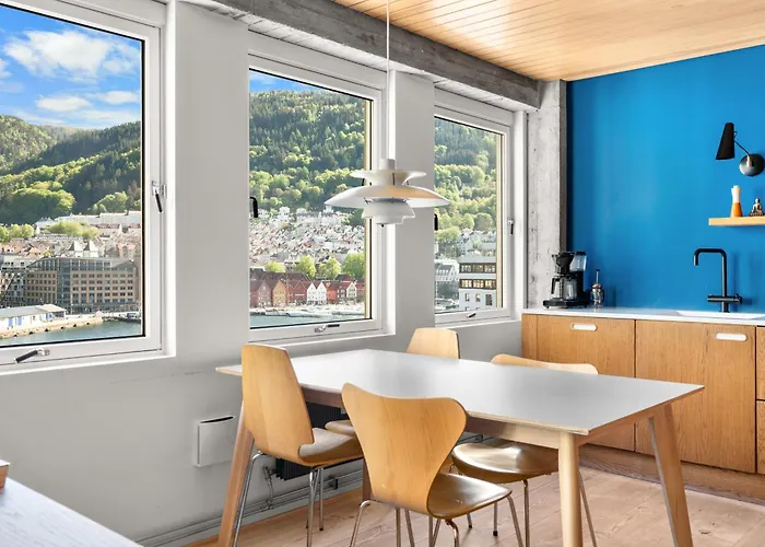 Unique Gem Overlooking The World Famous Bryggen Apartament